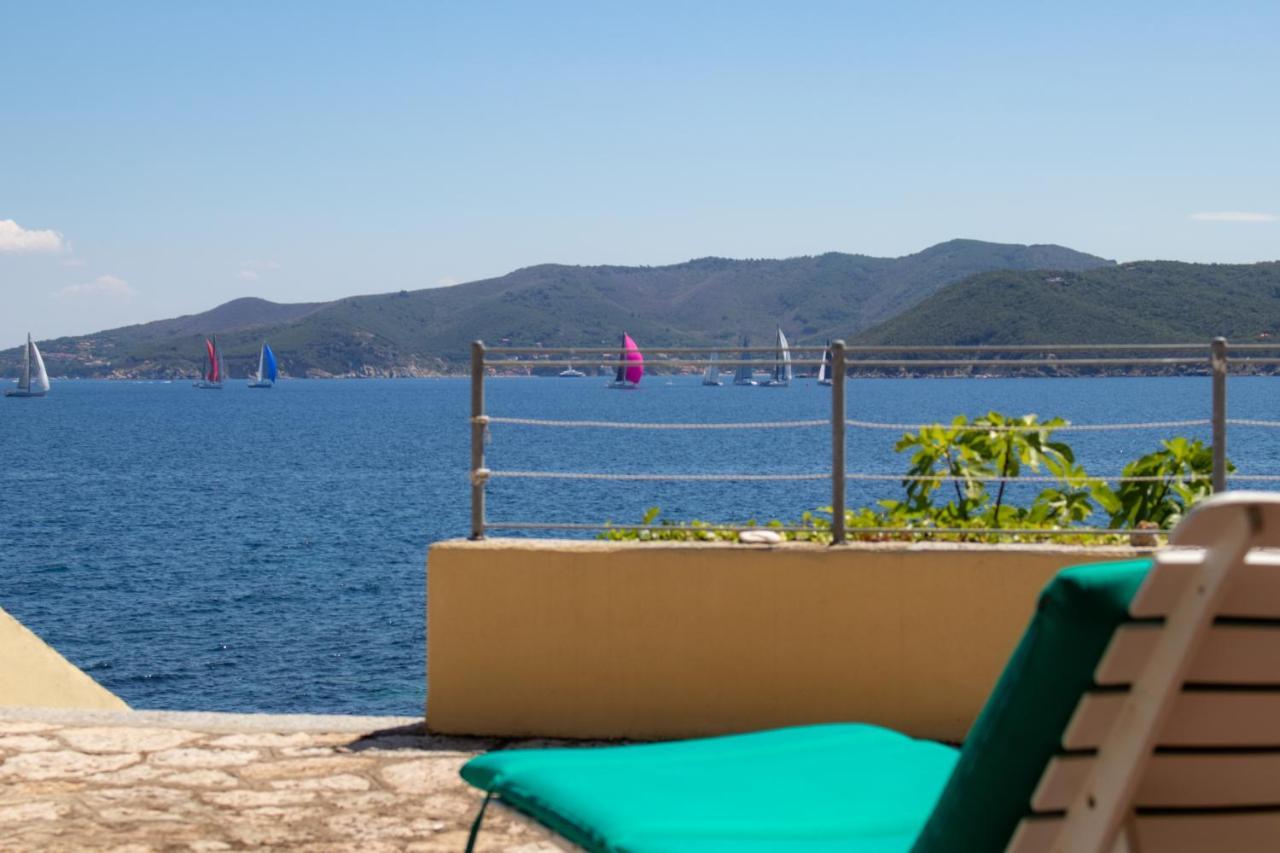 Villa Le Sprizze A Bordo Del Mare - Goelba Marciana Marina  Exteriér fotografie