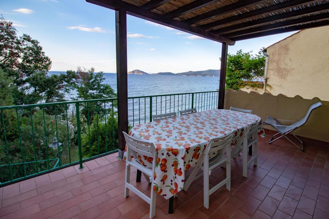 Villa Le Sprizze A Bordo Del Mare - Goelba Marciana Marina  Exteriér fotografie